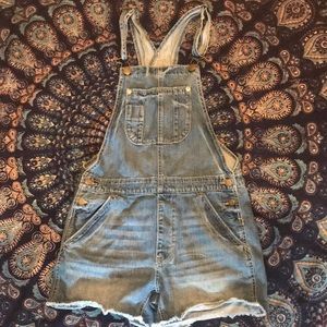 American Eagle Outfitters overalls, never worn.